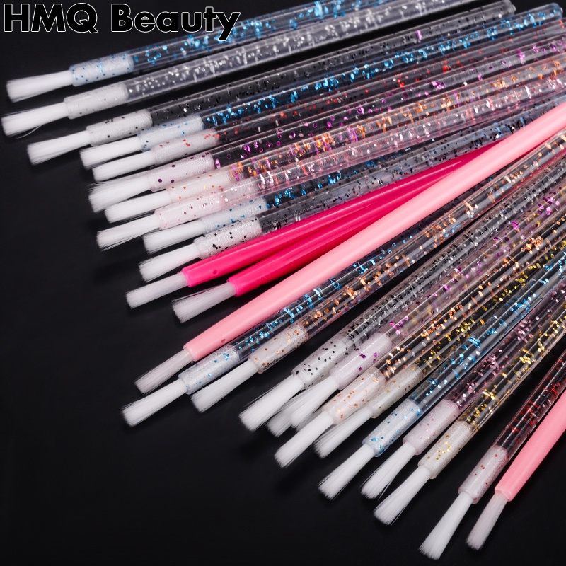 50 trên 100 bàn chải môi bằng nylon sử dụng một bàn chải pha lê nhỏ