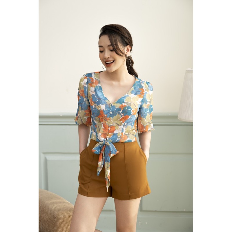 Áo Tay Chuông Buộc Nơ Trước, Kiểu Dáng Croptop Hoạ Tiết Hoa Clara Mare BLS3001