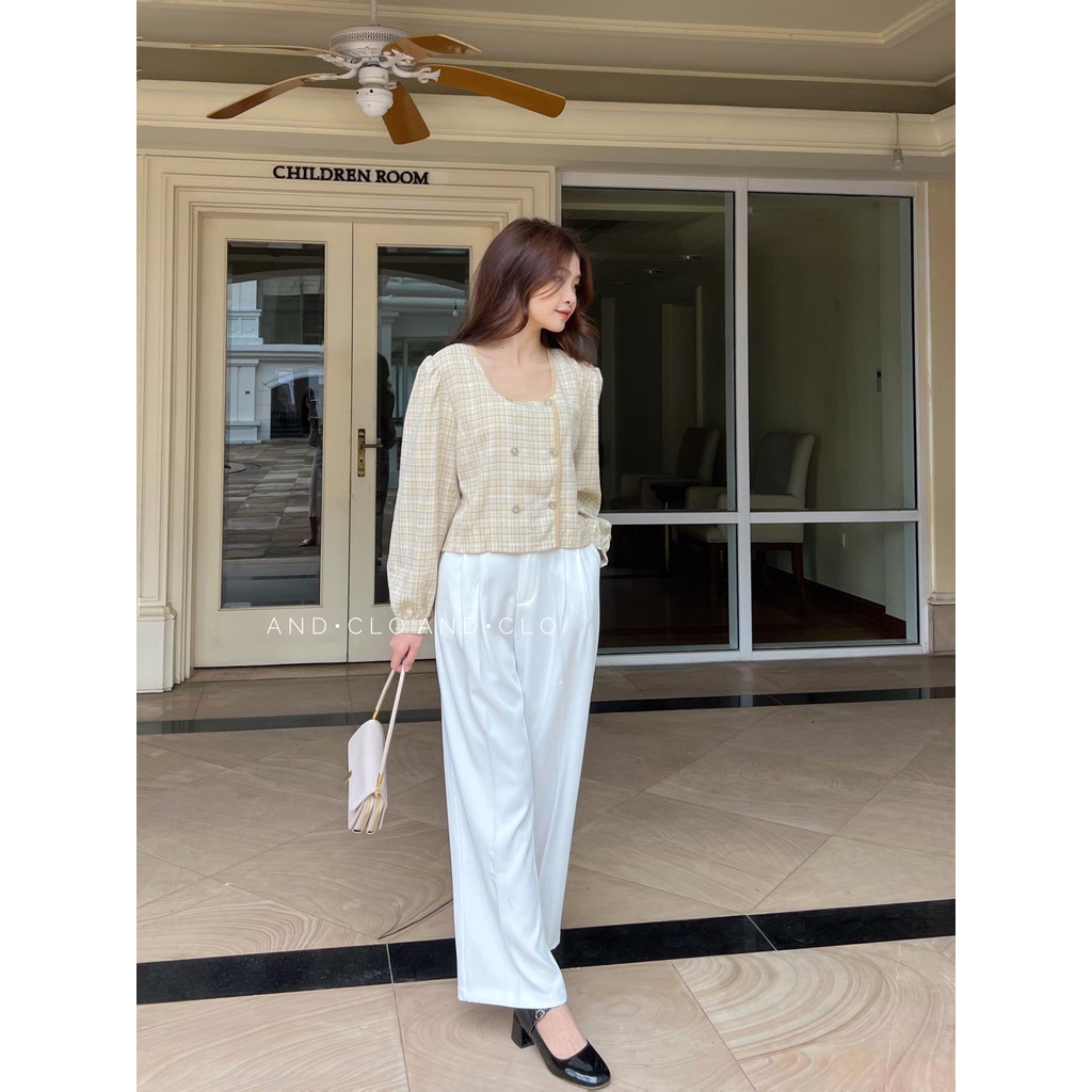 Áo cổ vuông xẻ dài tay cúc đôi