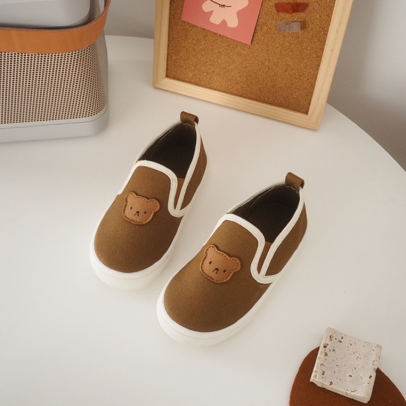 Giày lười slip on cho bé Gấu Brown hàng Quảng Châu fullbox cao cấp