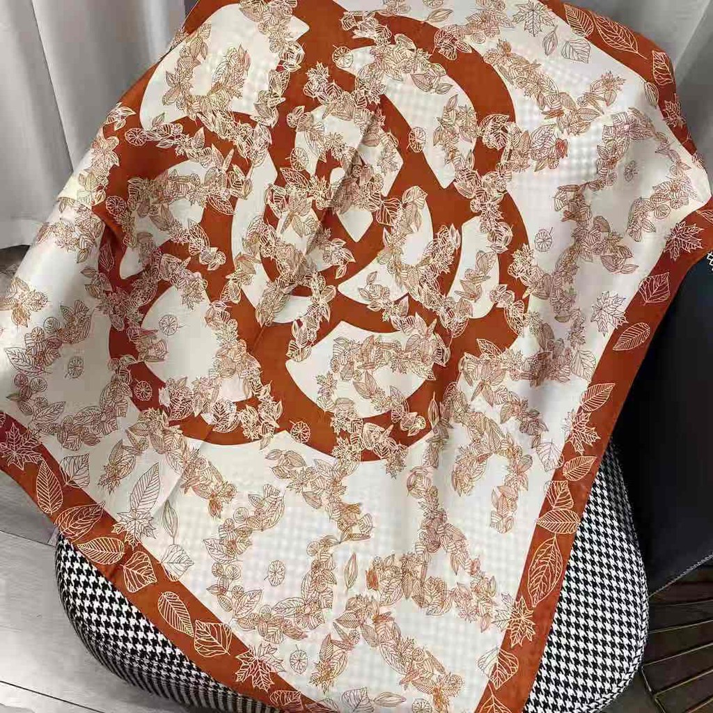 Khăn Choàng Lụa Hình Vuông