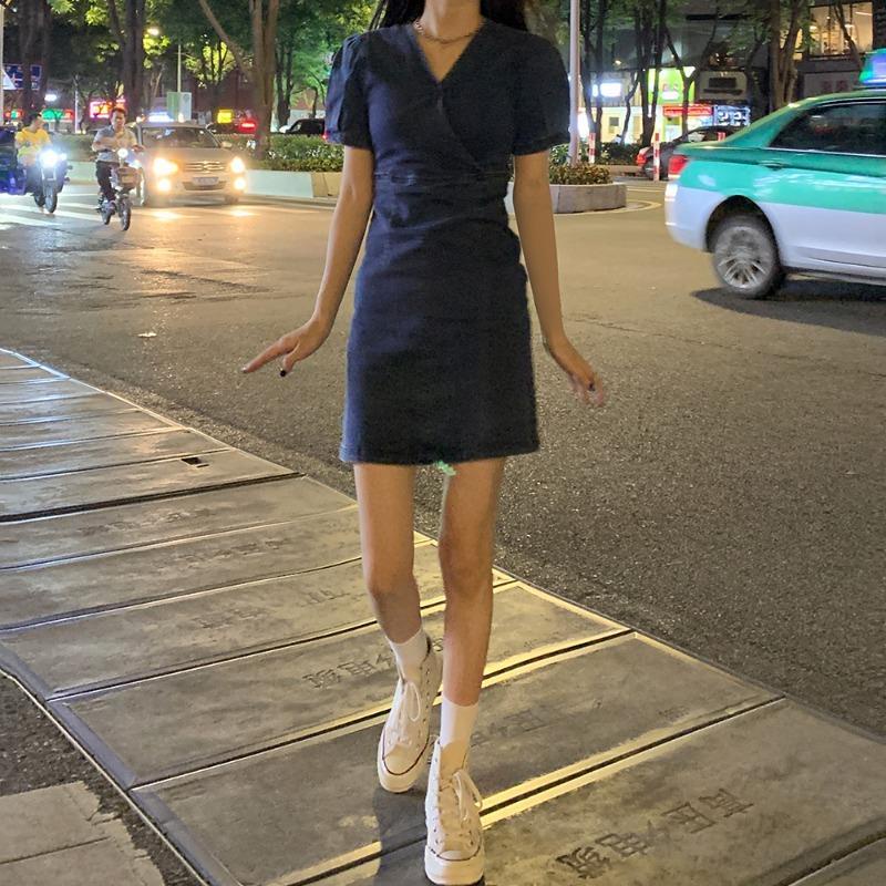 Blue denim dress retro bubble sleeve slim fit waist solid color thin medium length skirt small V-neck