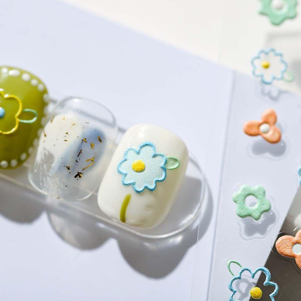 Miếng Dán Trang Trí Móng Tay Họa Tiết Hoa Cúc 3D Xinh Xắn Dễ Thương