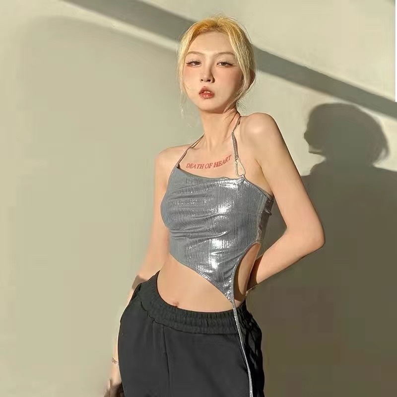 Áo croptop yếm nhũ bạc thắt dây lưng siêu độc lạ