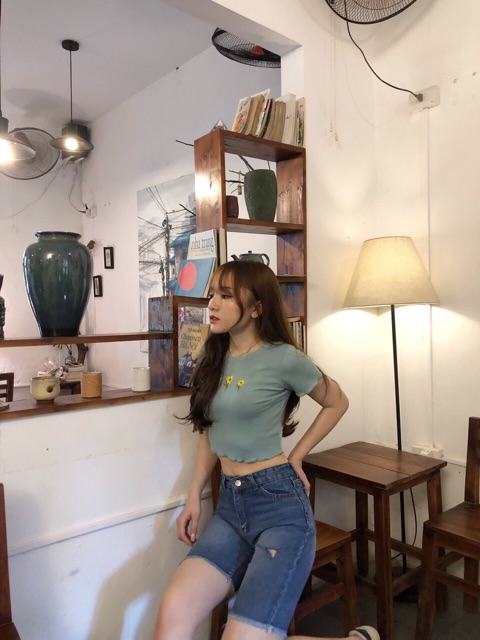 Áo croptop thêu cúc ( ẢNH THẬT)
