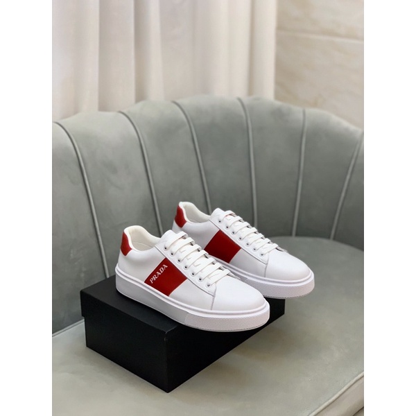 Giày sneaker nam Prada da trơn nhẵn in logo tinh tế cao cấp