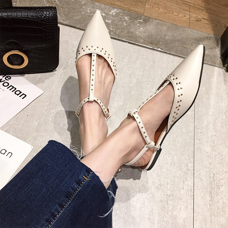 ▤﹍▽HOT Giày Sandal Nữ Đế Bệt Mũi Nhọn Đinh Tán Thời Trang 2020