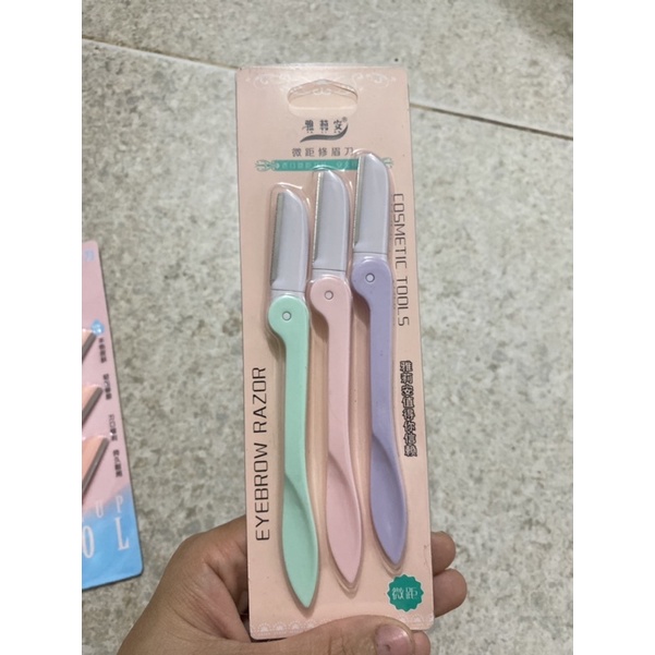 Sét 4 dao cạo tỉa lông mày cán dài tay cầm nhựa rất nhẹ