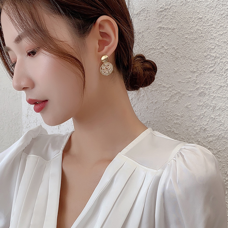 Hoa Tai Dáng Tròn Đính Đá Lấp Lánh Phong Cách Thanh Lịch Hàn Quốc