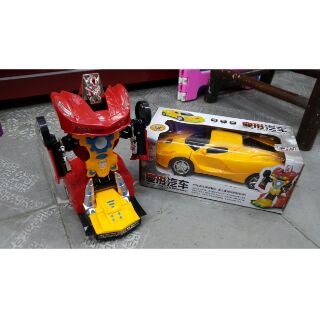Oto biến hình robot chạy pin tự động