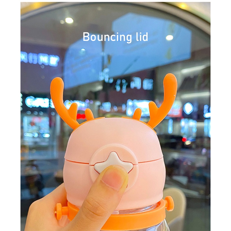 Bình Nước Nhựa Sức Chứa Lớn In Hình Sừng Hươu Hoạt Hình Có Ống Hút Cho Học Sinh