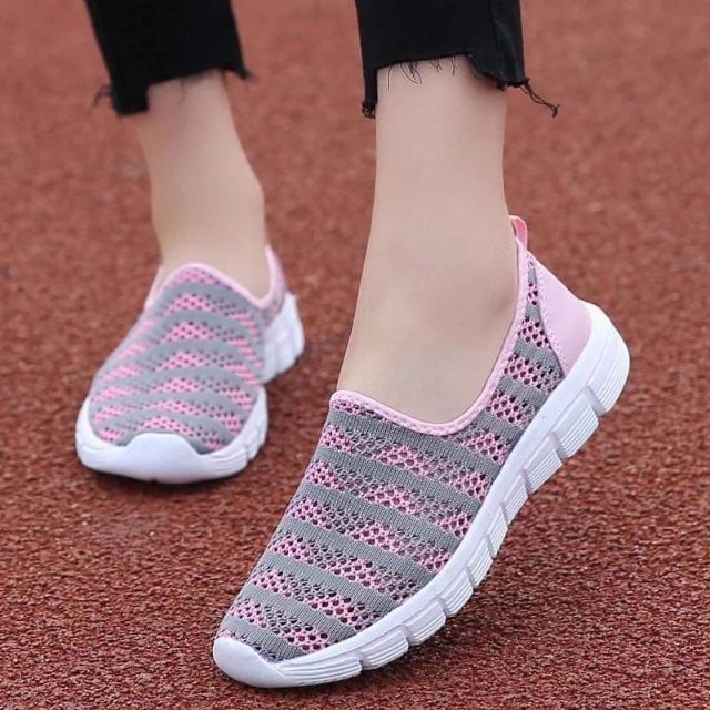🎉 Giày slipon lưới kiểu dáng thể thao 🏃🏃