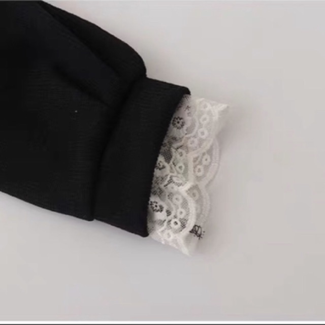 Áo khoác viền ren