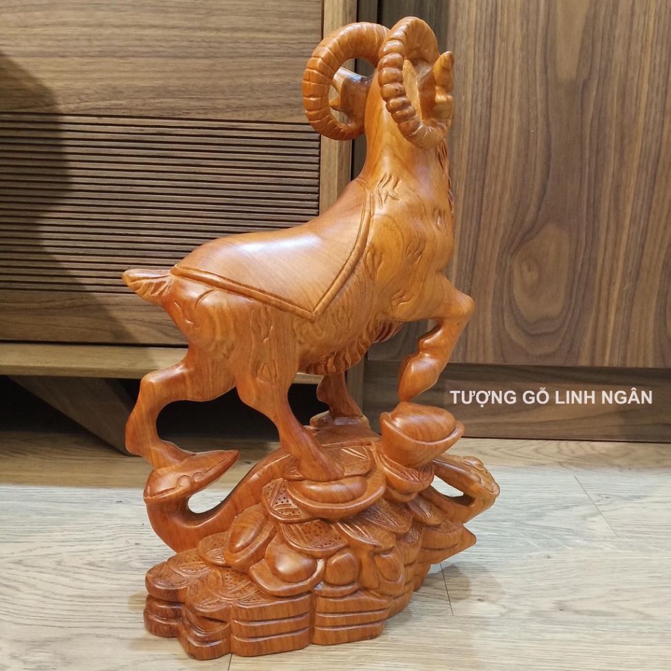 Tượng con Dê gỗ hương (Cao 40, rộng 26, sâu 11 cm)