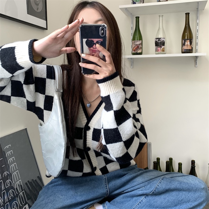 Áo len cổ V dài tay thời trang nữ | BigBuy360 - bigbuy360.vn