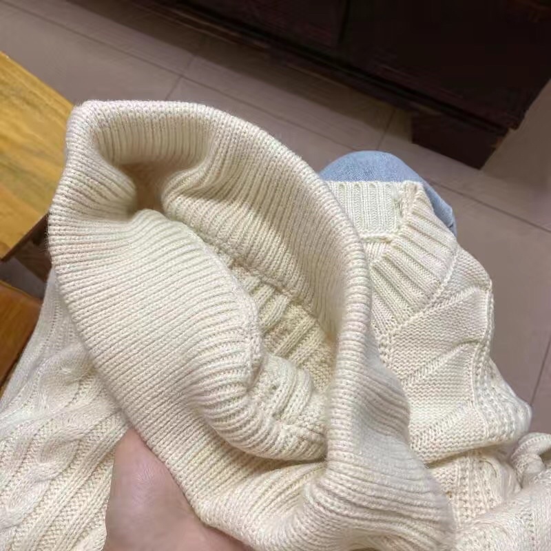 Set áo len cổ tròn và chân váy len dáng dài vintage