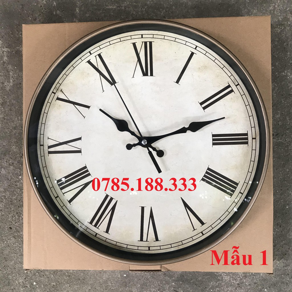 Đồng hồ treo tường kim trôi không tiếng động.