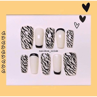 Nail box hoạ tiết ngựa vằn và kẻ đầu móng