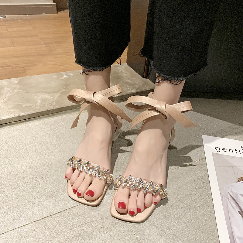 Giày Sandal Nữ Đế Thô Cột Dây Cổ Chân Thời Trang