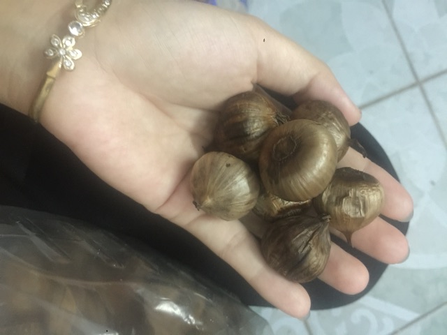 Tỏi đen cô đơn Lâm Anh  công nghệ Nhật Bản lên men 45 ngày,tặng thêm tỏi đen loại ngâm mật ong với mỗi đơn hàng bất kỳ | BigBuy360 - bigbuy360.vn