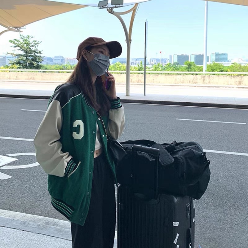 Áo khoác bóng chày tay da chữ thêu phong cách retro