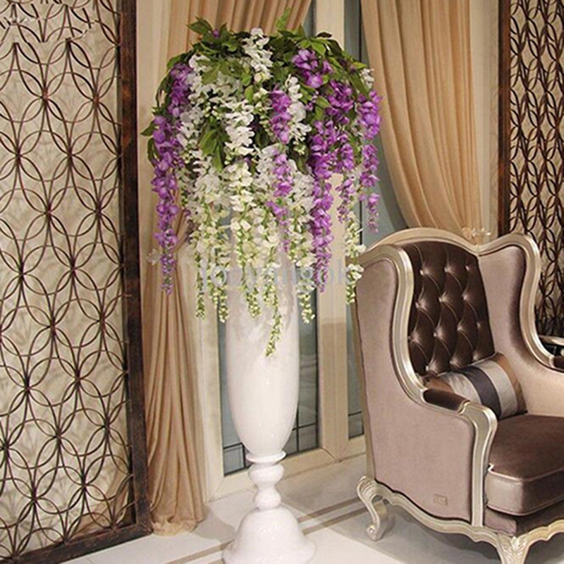 Hoa giả dạng dây leo dùng trang trí bữa tiệc
