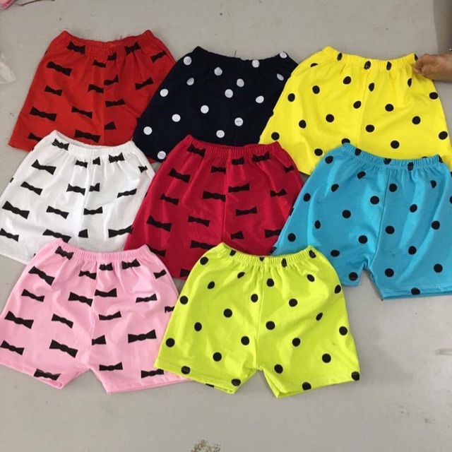 Quần chục bé trai , bé gái 
