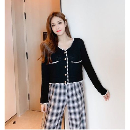 Áo khoác len dáng ngắn phối viền tay dài