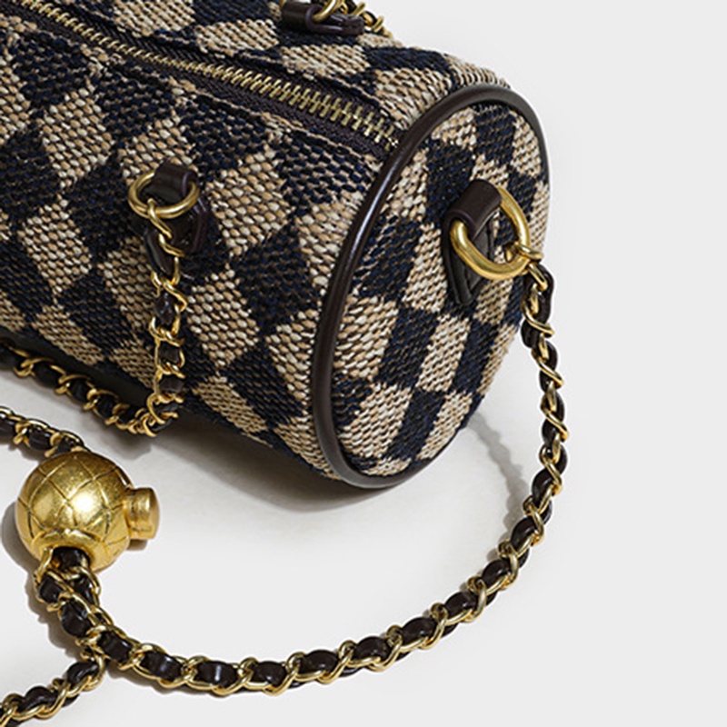 Túi đeo chéo IELGY hình trụ in sọc caro phối dây xích sành điệu