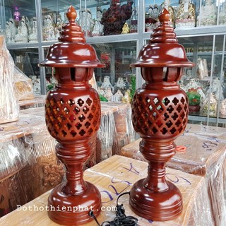 Cặp đèn thờ gỗ tràm bông vàng cao 23cm