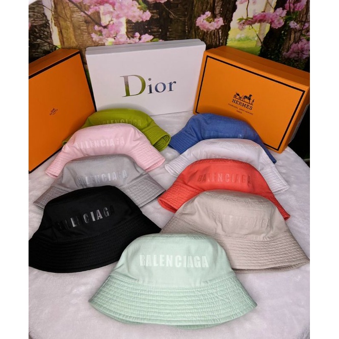 Nón Bo Cụp BALENCIAGA Năng Động Và Trẻ Trung Đầy Cá Tính