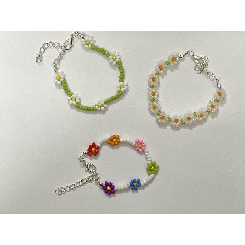 Vòng tay hạt cườm mẫu hoa daisy cheap moment cùng idol (có customize màu theo yêu cầu)