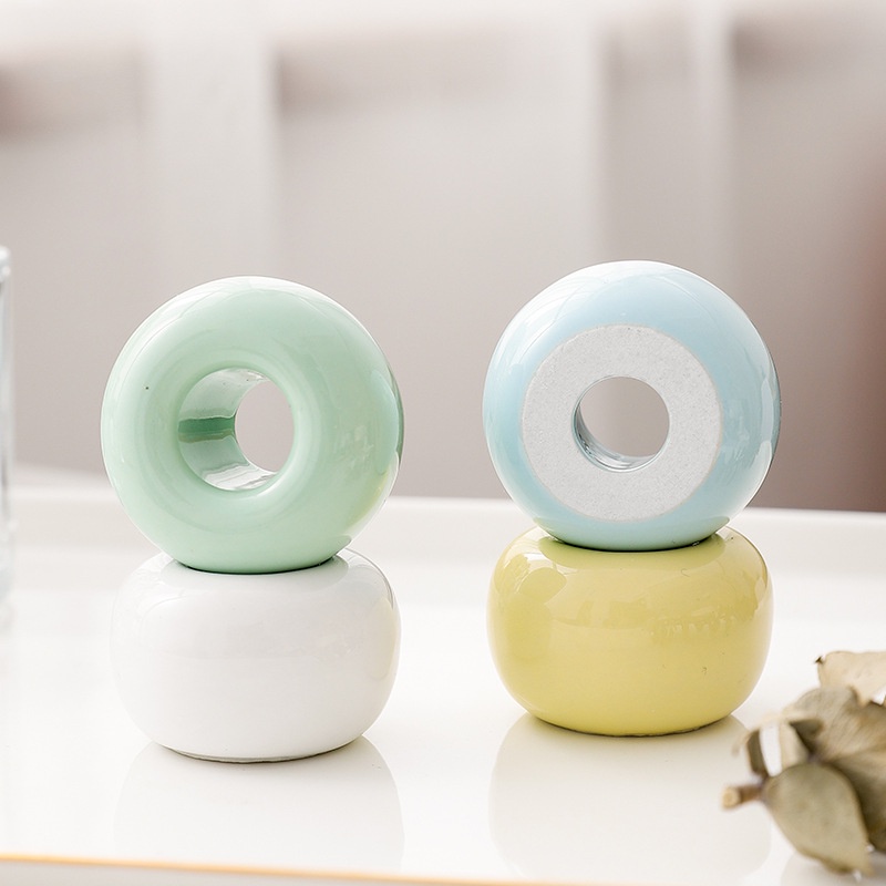 Giá đỡ sứ màu sắc ngọt ngào tiện lợi dùng cho bàn chải đánh răng