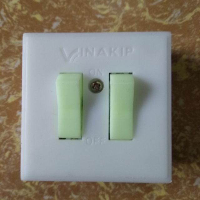 Công tắc đôi Vinakip 6A gắn bảng điện, lắp mạch đồ chơi