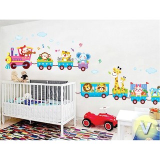 Decal dán tường Đoàn xe chở thú