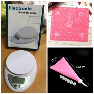Combo cân điện tử + Tấm nhào bột + Bộ đui túi bắt kem + Thẻ Đt