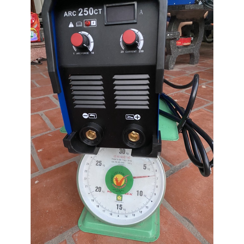 Máy Hàn Que RILAND ARC 250CT Chính Hãng Bảo Hành 12 Tháng
