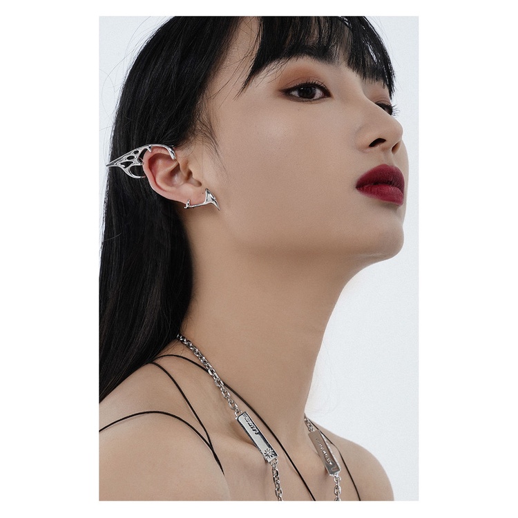 Khuyên Kẹp Vành Tai Bằng Kim Loại Hình Bướm Kiểu Dáng Mới