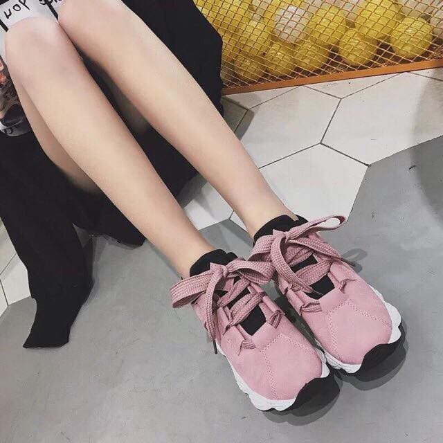 GIÀY THỂ THAO ĐẾ LƯỢN SÓNG