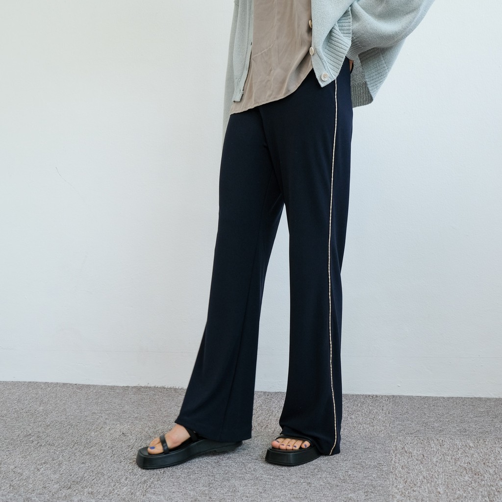 Piping training pants - quần dài viền hông