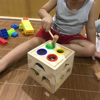 Đồ chơi gỗ Đập bóng hình vuông