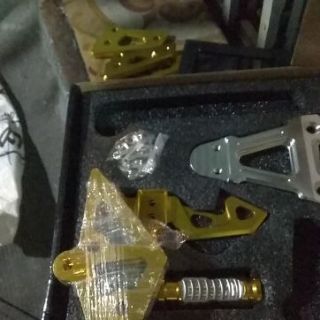 Gác chân biker exciter va winer
