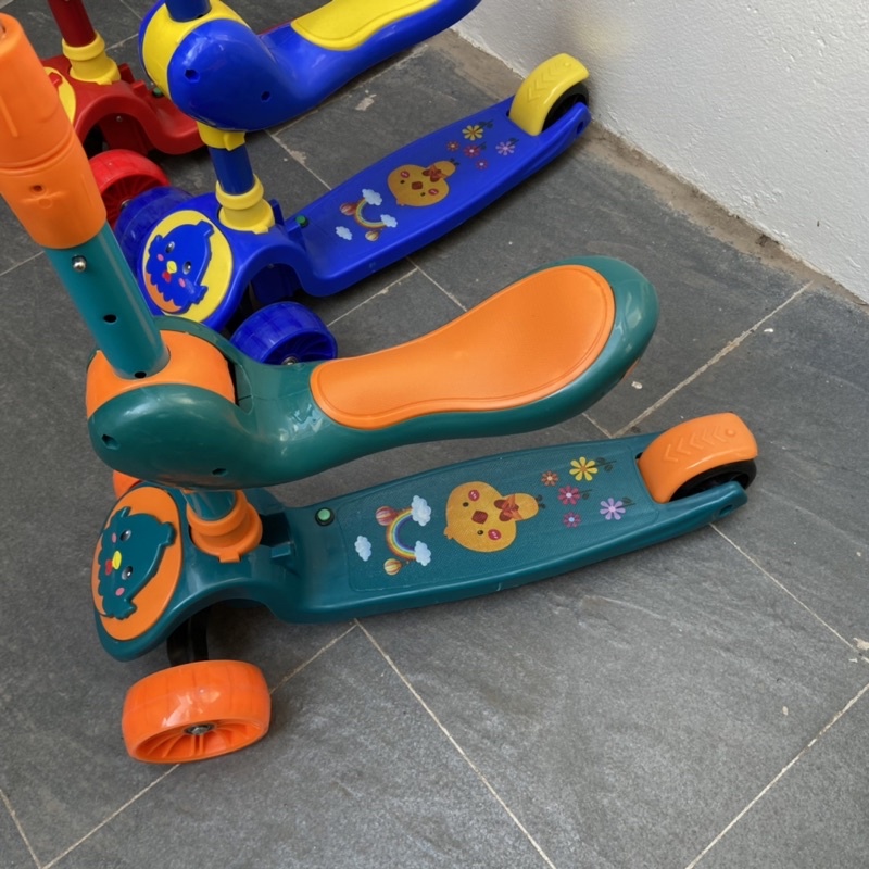 Đồ chơi xe trượt Scooter đa năng- xe chòi chân có ghế ngồi cho bé từ 2 đến 8 tuổi