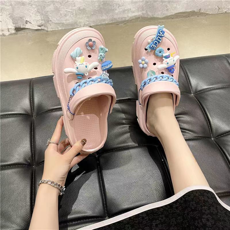 Dép Đi Biển Đục Lỗ Đế Dày Chống Trượt Thiết Kế Dễ Thương