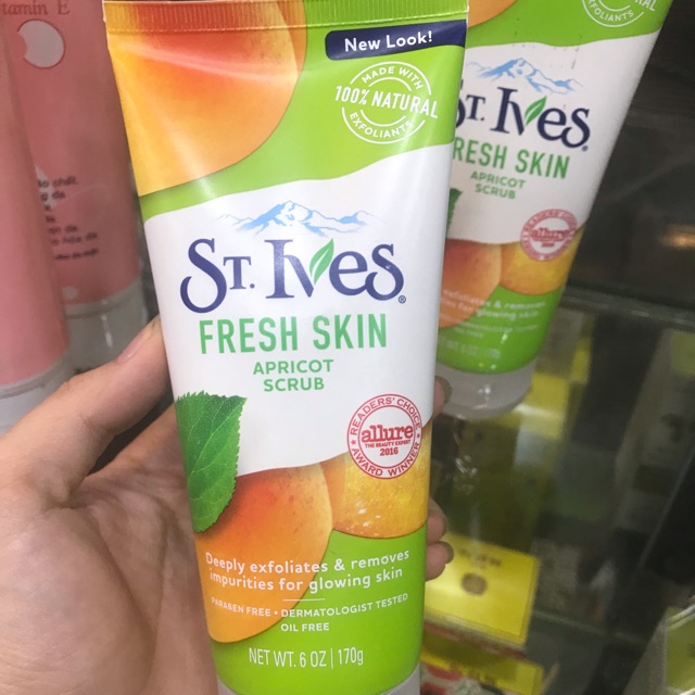 Sữa Rửa Mặt Sạch Mụn Đầu Đen ST.IVES