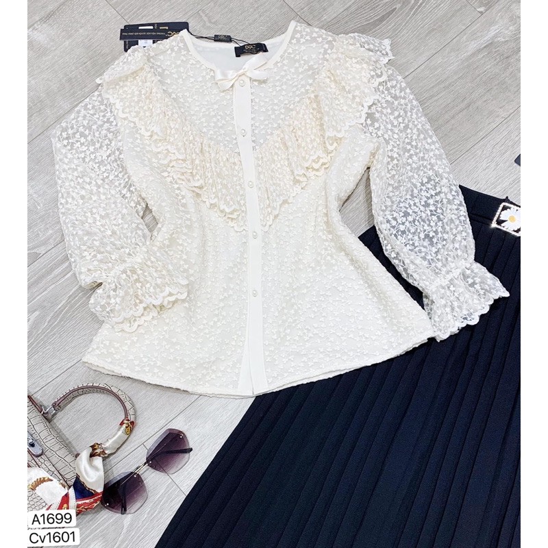 Áo ren tiểu thư kèm chân váy xếp ly dài