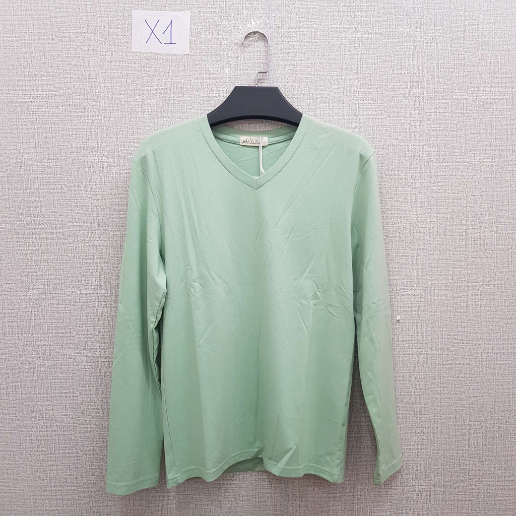 Áo thun trơn cổ tim vải cotton đẹp - X1 | BigBuy360 - bigbuy360.vn