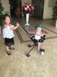 Xe đẩy 5 bánh cho bé