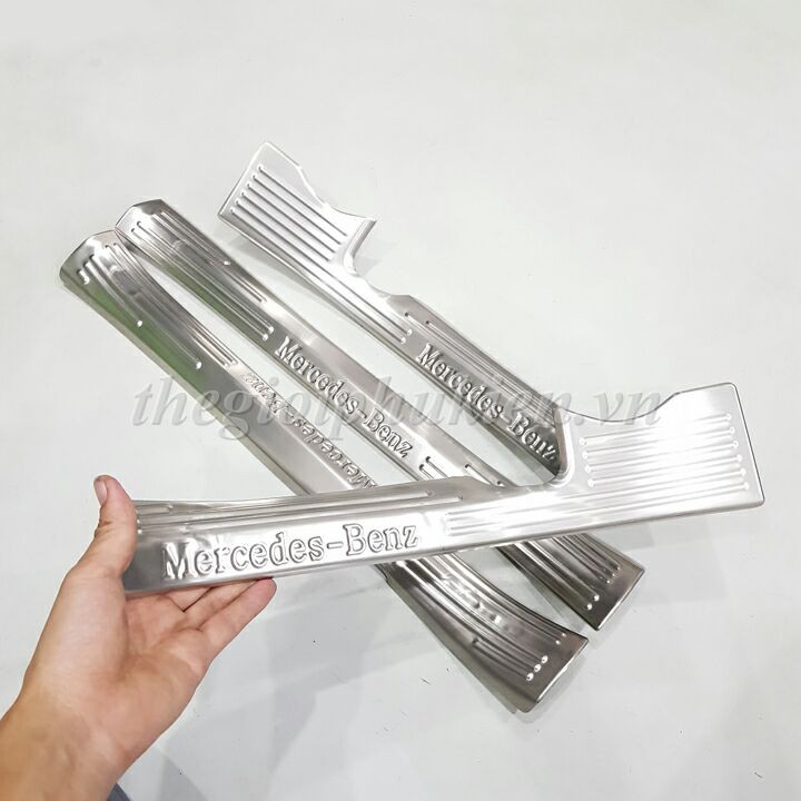 Bộ Ốp bậc, Nẹp bước chân INOX Mercedes GLC200, GLC250, GLC300 - Bên Trong( hàng cao cấp)