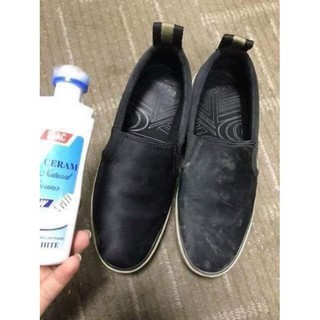 Dung dịch PLAC làm sạch giày.